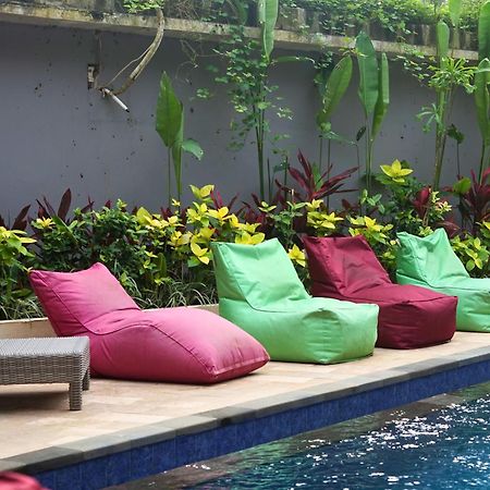 Summer Of Surf Hostel Uluwatu Ungasan  Exterior photo