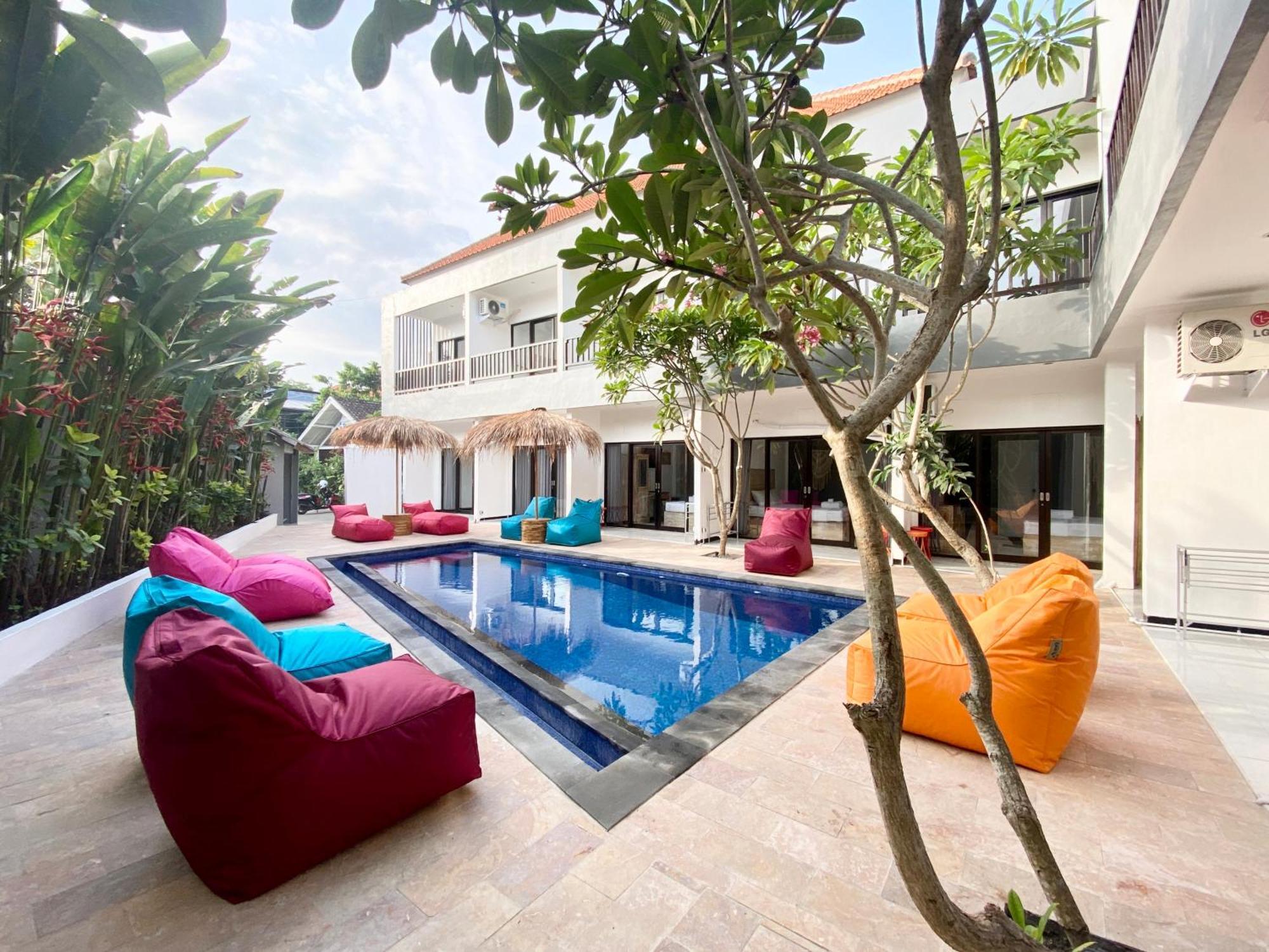 Summer Of Surf Hostel Uluwatu Ungasan  Exterior photo